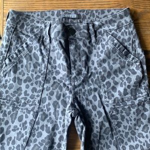 Level 99 size 28 Jolie joggers.